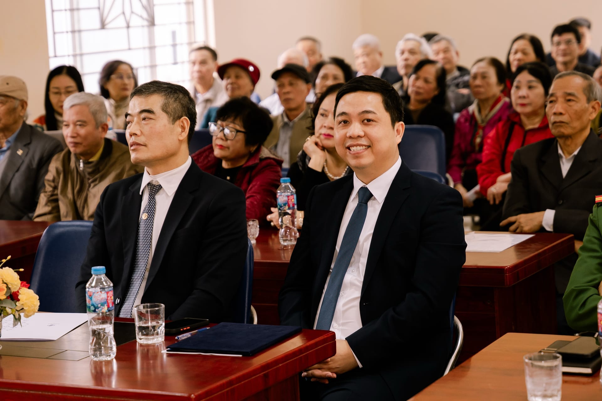 Dự Hội nghị lấy ý kiến cử tri nơi cư trú tín nhiệm ứng cử viên HĐND thành phố